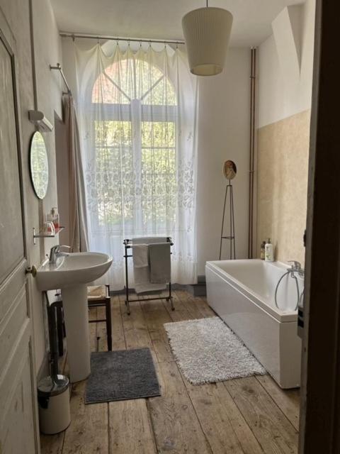 L'Ancienne Comedie Semur-en-Auxois Exteriör bild